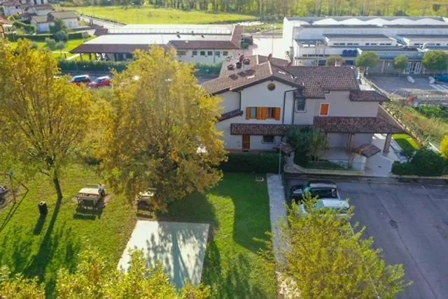 Lugana Home Peschiera del Garda Dom wakacyjny
